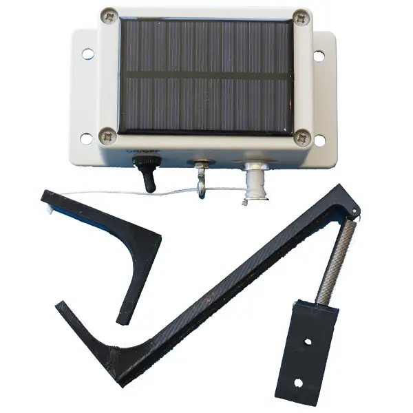 Module de fermeture solaire pour poulailler avec mini groom